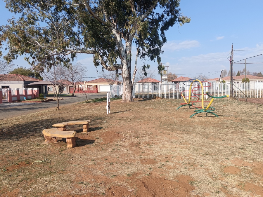 4 Bedroom Property for Sale in Mandela View Free State